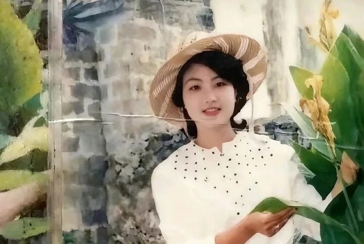 2000年我南下东莞厚街镇打工!拍下了这张照片,回不去的青春!