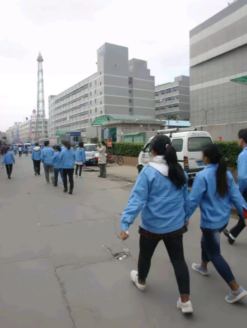 东莞桑园工业区，几十栋楼的拆除，承载着多少人的回忆