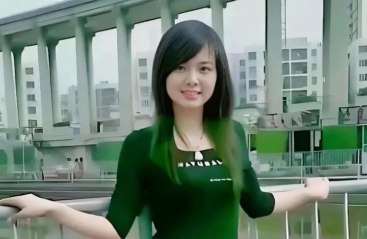 2003年,我17岁,在东莞厚街镇国泰鞋厂打工,炒粉一块五,肠粉5毛,溜冰3块,工资一千!