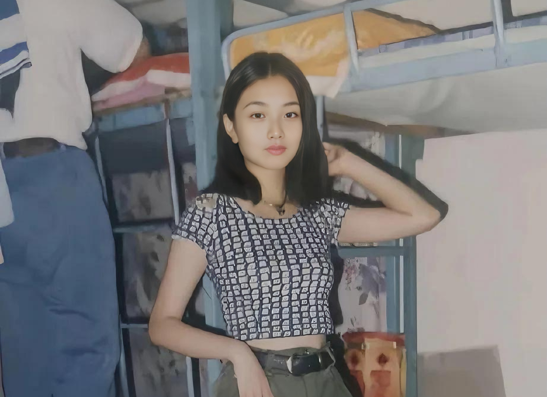 刷到朋友 2000 年在深圳打工时的老照片，我瞬间破防了……