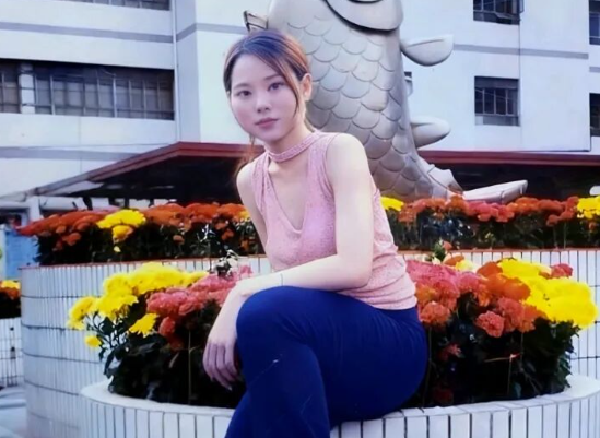 2001年的我那年22岁,来深圳南岭村百门前工业区打工的第四年!